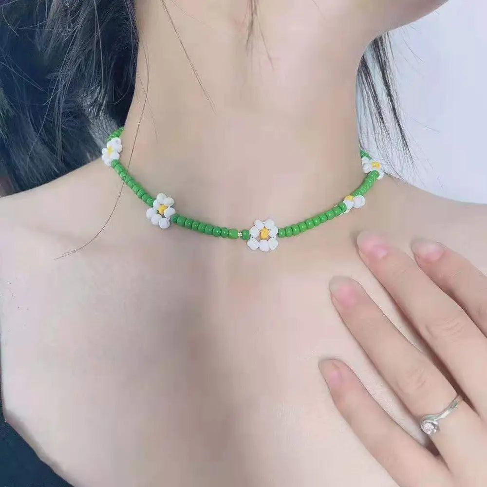 Bohemia Necklace for Women Fashion Short Daisy Jewelry Gift Flowers Choker