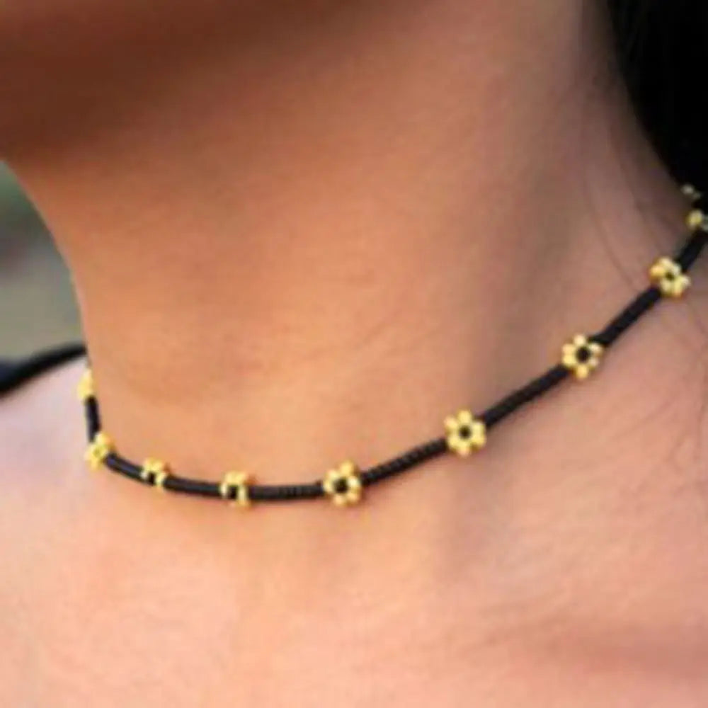 Bohemia Necklace for Women Fashion Short Daisy Jewelry Gift Flowers Choker